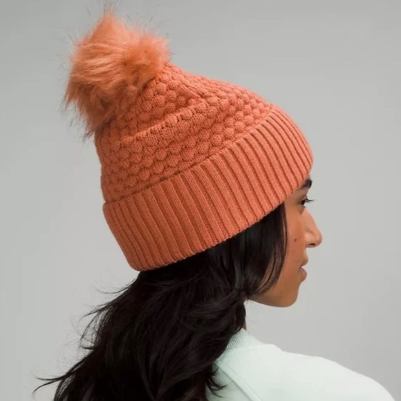 Lululemon bubble knit Pom beanie OS - Picture 7 of 9